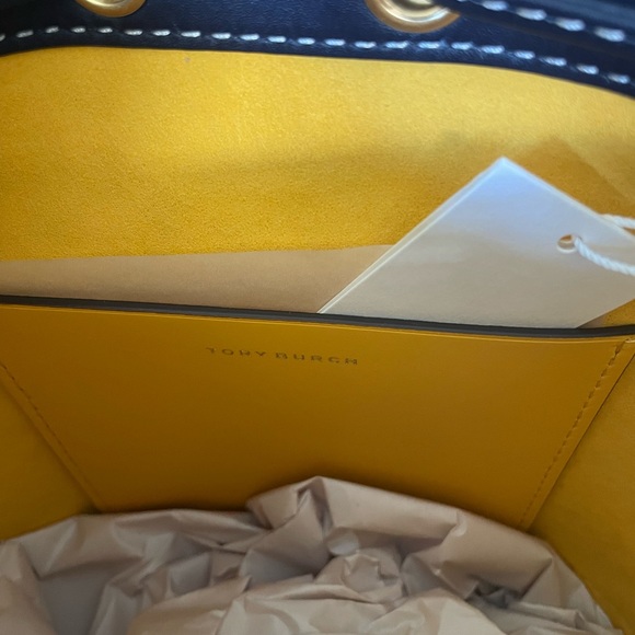 NWT - Tory Burch T Monogram Bucket Bag - Picture 8 of 9